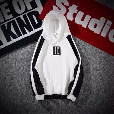 Ανδρικό καθημερινό φούτερ με περιμετρικά άκρα και επιγραφή