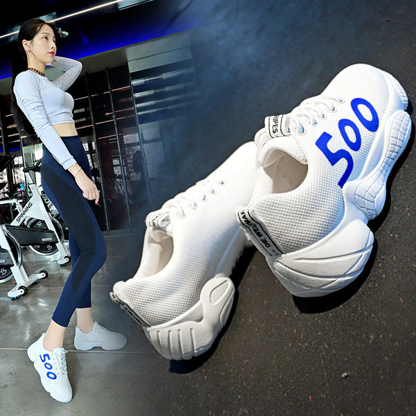 Μοντέρνα αθλτικά παπούτσια με ψηλή σόλα σε τρία χρώματα