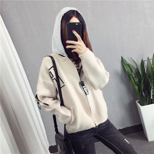 Hanorac de dama modern in doua culori cu imprimeu