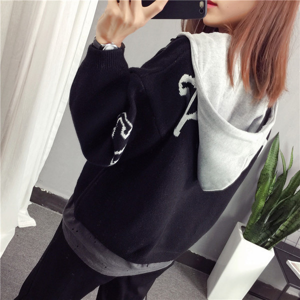 Hanorac de dama modern in doua culori cu imprimeu