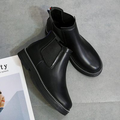 Model NOU de ghete de dama curate din piele ecologica in doua culori