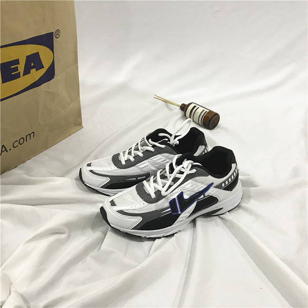 Adidasi moderni potriviti pentru barbati si femei in trei culori