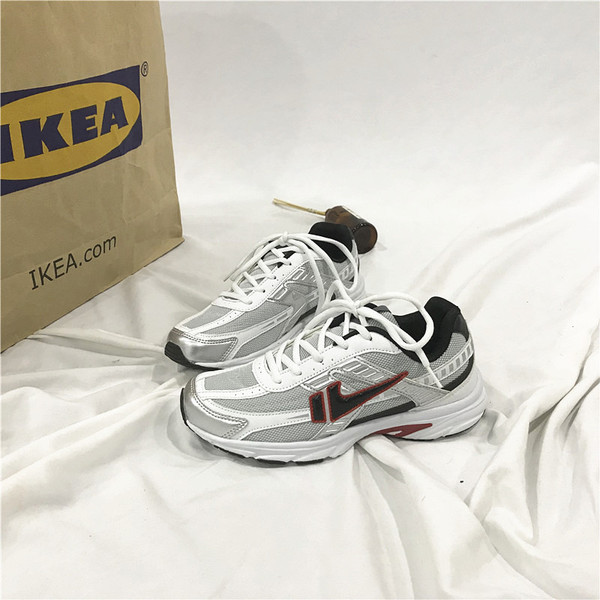 Adidasi moderni potriviti pentru barbati si femei in trei culori