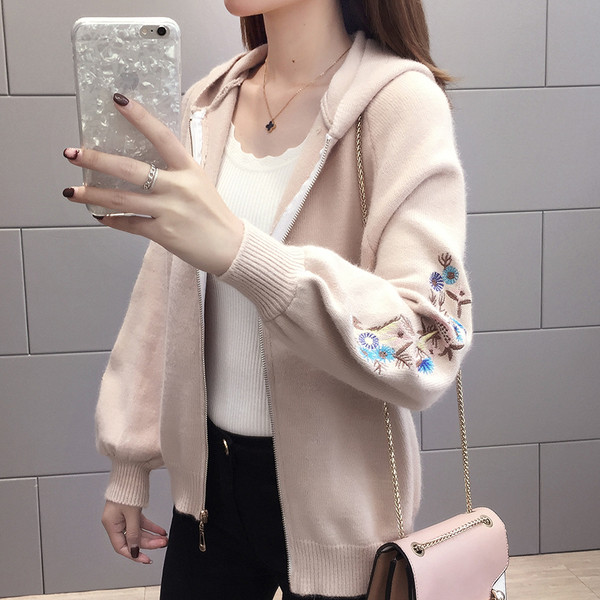 Hanorac de dama modern cu motive florale in patru culori