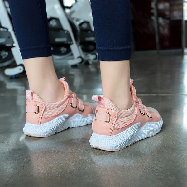 Νέο μοντέλο γυναικεία αθλητικά παπούτσια με ψηλή σόλα σε τρία χρώματα κατάλληλα για τη καθημερινή ζωή