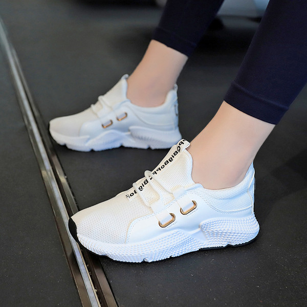 Νέο μοντέλο γυναικεία αθλητικά παπούτσια με ψηλή σόλα σε τρία χρώματα κατάλληλα για τη καθημερινή ζωή