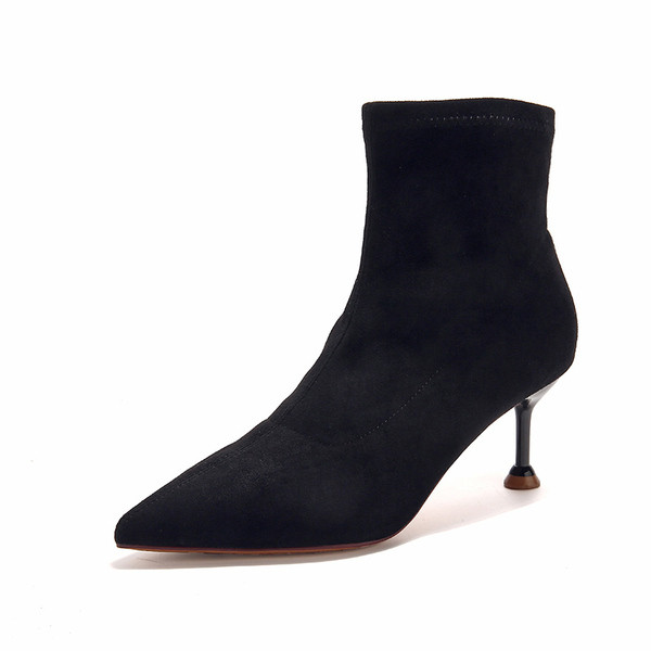 Елегантни дамски боти от еко велур в черен цвят