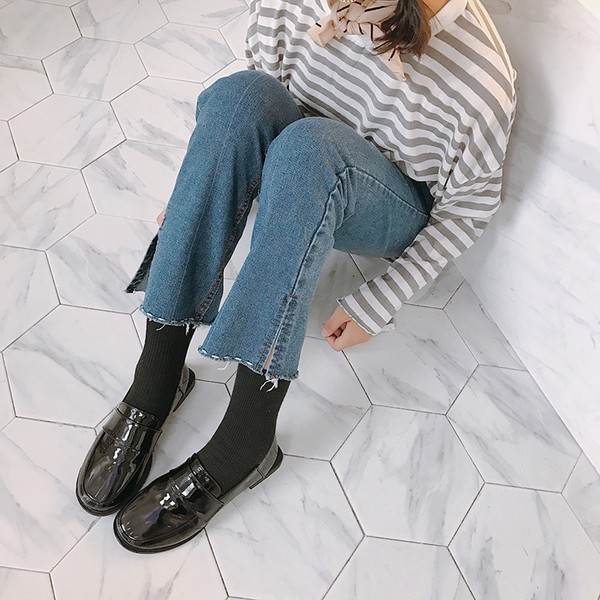 Лачени ежедневни дамски обувки в черен цят