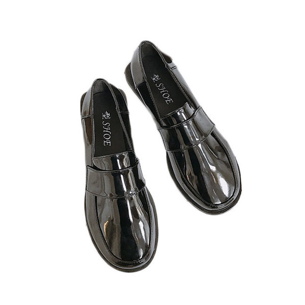 Лачени ежедневни дамски обувки в черен цят