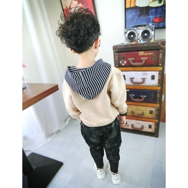 Стилен детски пуловер с качулка за момчета в два цвята