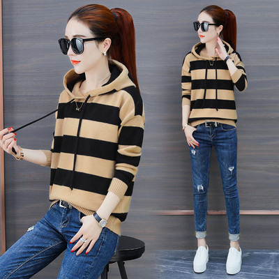 Hanorac de damă cu dungi în trei culori