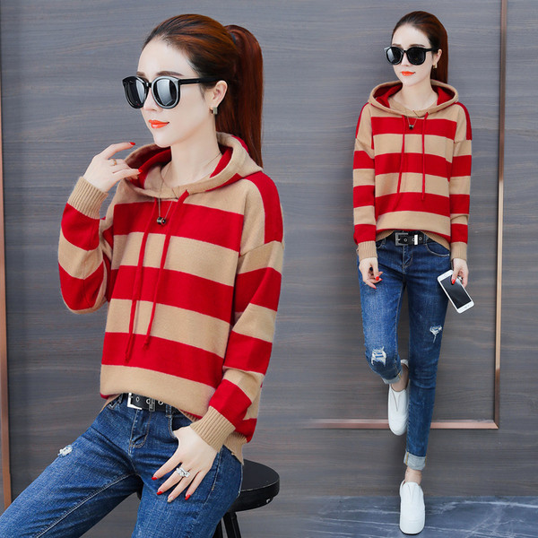 Hanorac de damă cu dungi în trei culori