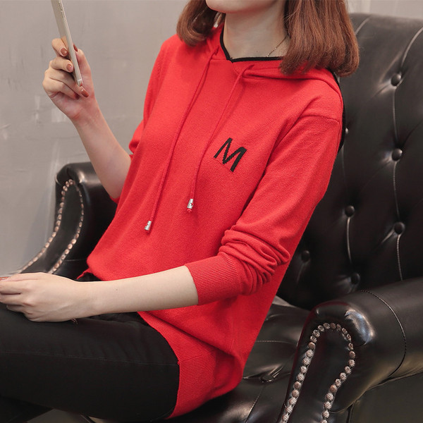 Μοντέρνο γυναικείο φούτερ με έμβλημα σε διάφορα χρώματα