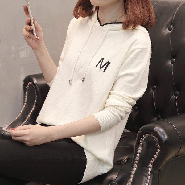 Μοντέρνο γυναικείο φούτερ με έμβλημα σε διάφορα χρώματα