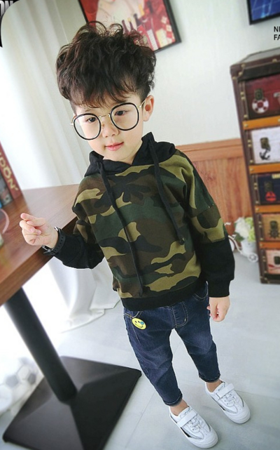Детски модерен камуфлажен суичър с качулка за момчета
