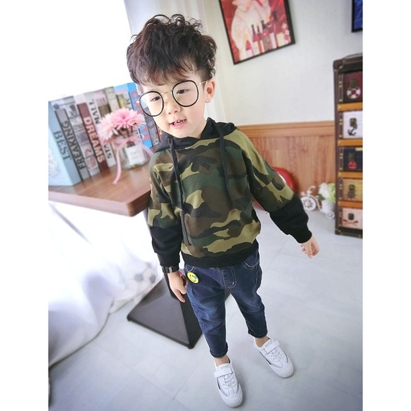 Детски модерен камуфлажен суичър с качулка за момчета