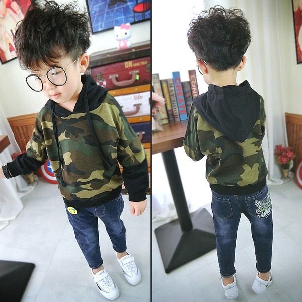 Детски модерен камуфлажен суичър с качулка за момчета