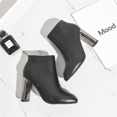 Κομψές γυναικείες δερμάτινες μπότες με χοντρό τακούνι  - δύο χρώματα