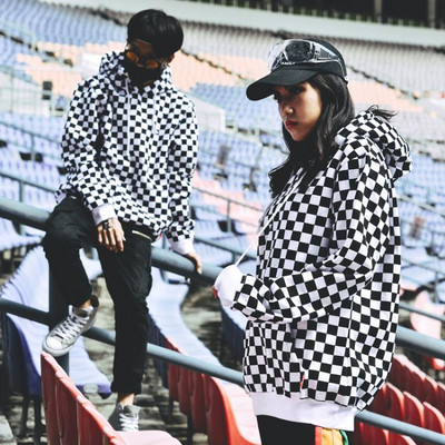 Мъжки модерен суичър с преден джоб и качулка