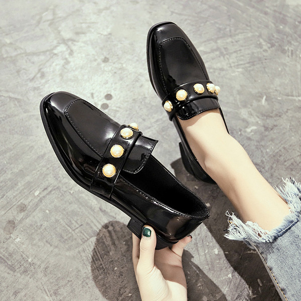 Стилни дамски мокасини в два модела подходящи за ежедневиие