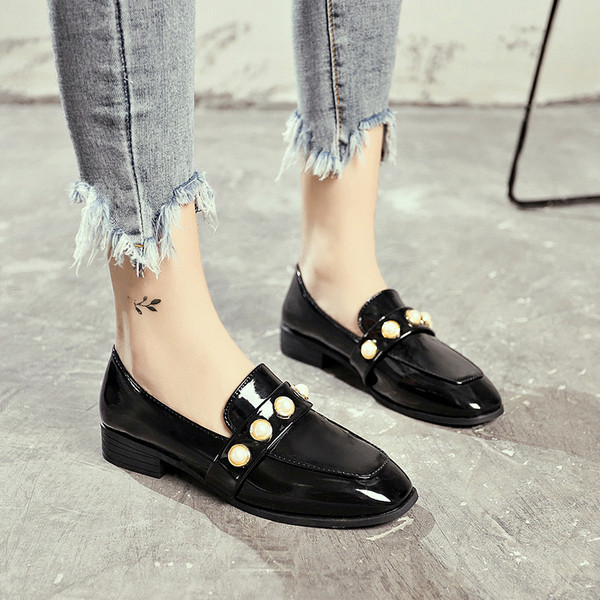 Стилни дамски мокасини в два модела подходящи за ежедневиие