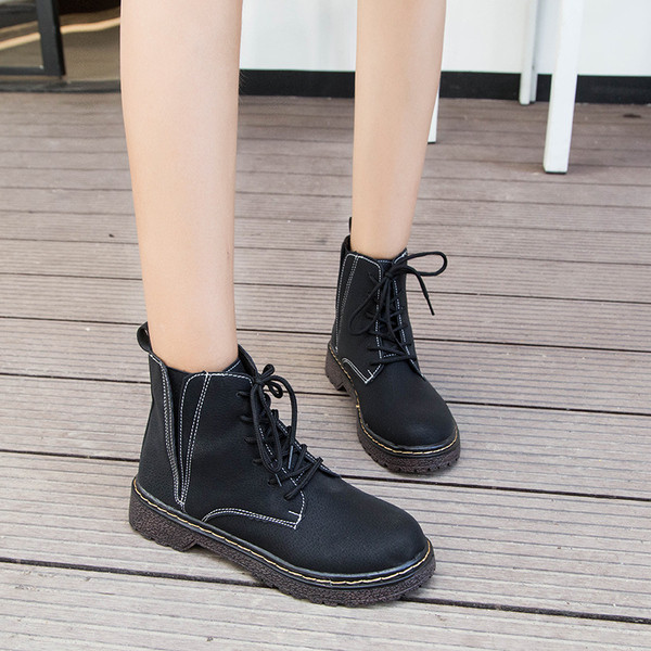 Дамски боти от еко кожа ретро модел в черен и кафяв цвят