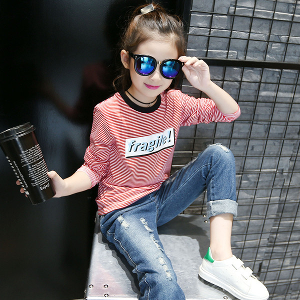 Bluză cu dungi pentru copii cu inscripție