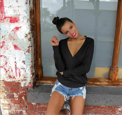 Μοντέρνα γυναικεία μπλούζα με ντεκολτέ σε σχήμα V σε διάφορα χρώματα