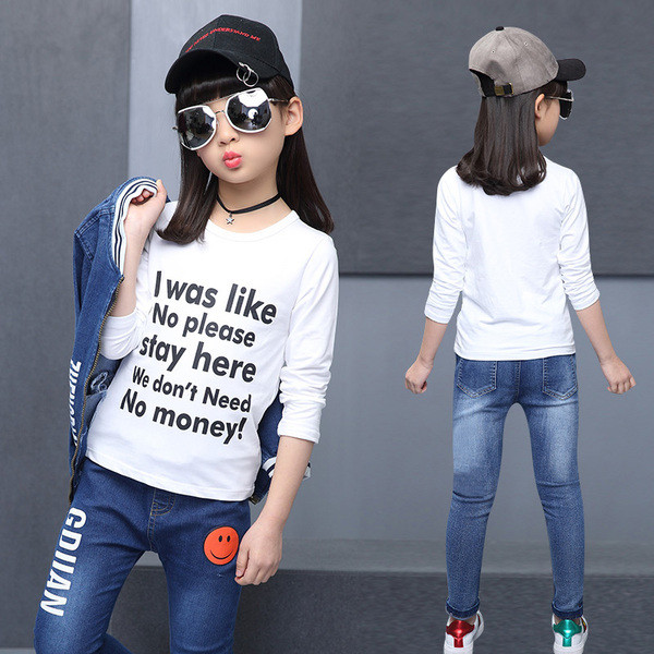 Bluză albă pentru copii cu inscripție pentru fete