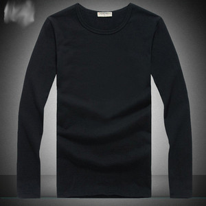 Ανδρική μπλούζα σε διάφορα χρώματα κατάλληλα για τη καθημερινή ζωή