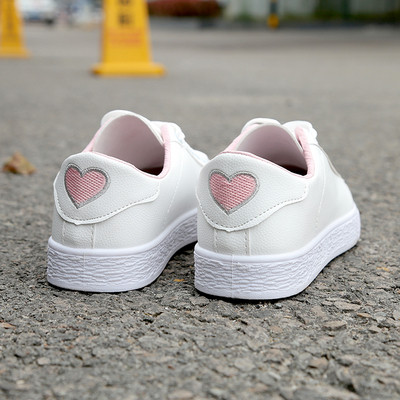 Adidasi moderni de dama potriviti pentru utilizarea de zi cu zi in doua culori