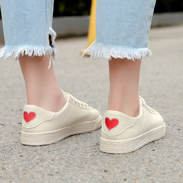 Adidasi moderni de dama potriviti pentru utilizarea de zi cu zi in doua culori