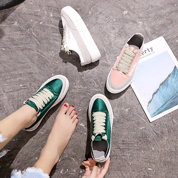 Γυναικεία αθλητικά πάνινα παπούτσια με υψηλή σόλα σε τρία χρώματα