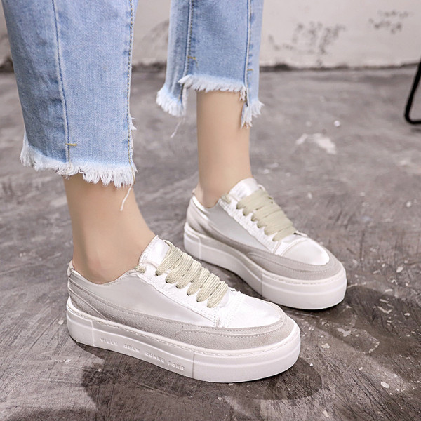 Γυναικεία αθλητικά πάνινα παπούτσια με υψηλή σόλα σε τρία χρώματα