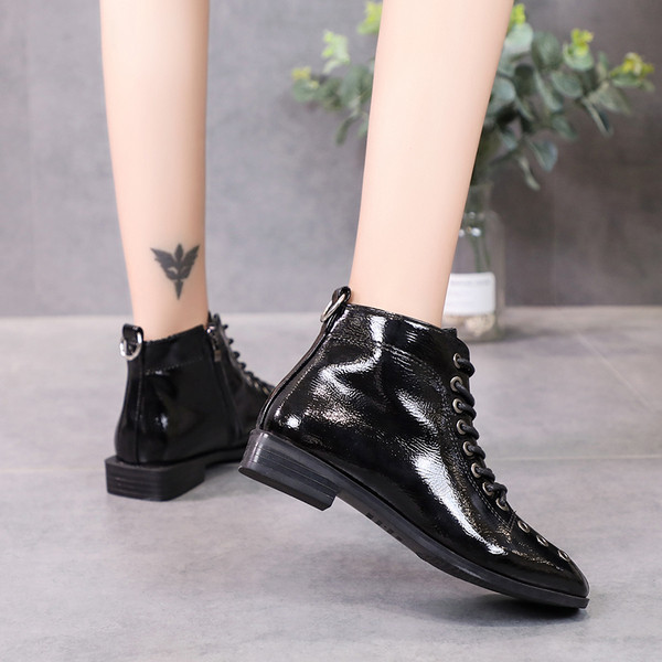 Ghete de dama moderne cu sireturi si fermoar in doua culori