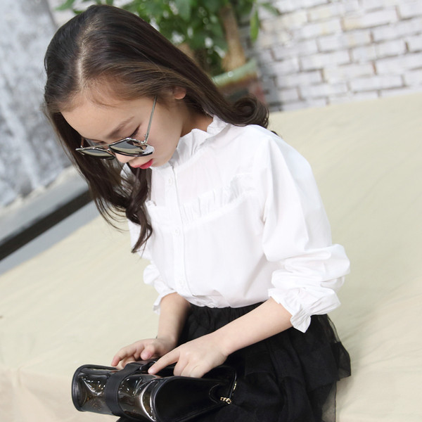 Cămașă albă modernă pentru fete cu nasturi