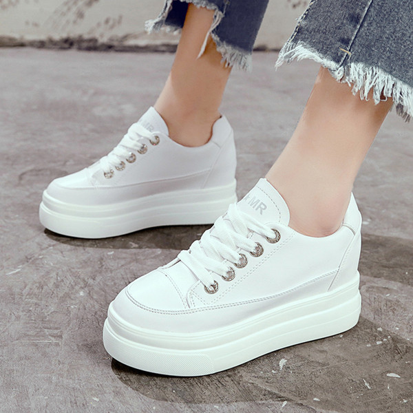 Adidasi moderni de dama cu talpa inalta in alb si negru