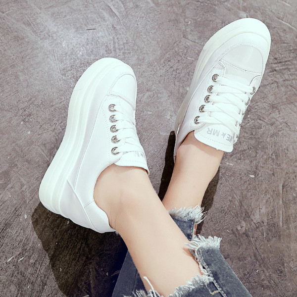 Adidasi moderni de dama cu talpa inalta in alb si negru