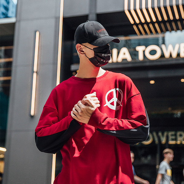 Bluză bărbătească în două culori cu guler în formă de O și inscripție