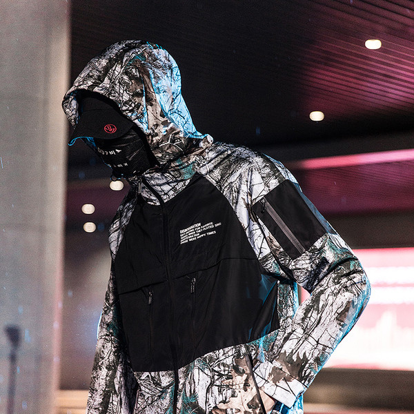 Jachetă pentru bărbați cu model de camuflaj