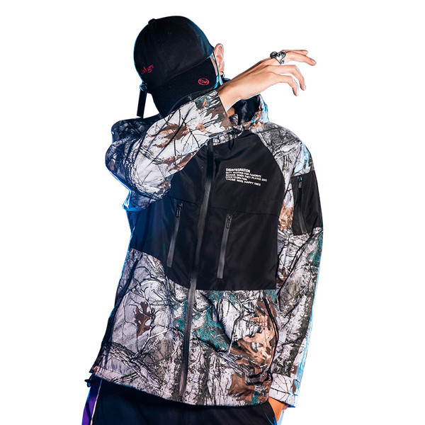 Jachetă pentru bărbați cu model de camuflaj