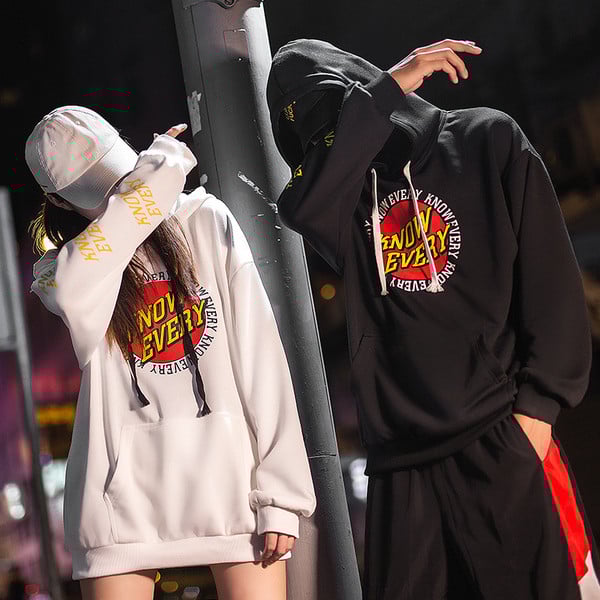 Суичър за мъже и жени в три цвята с щампа