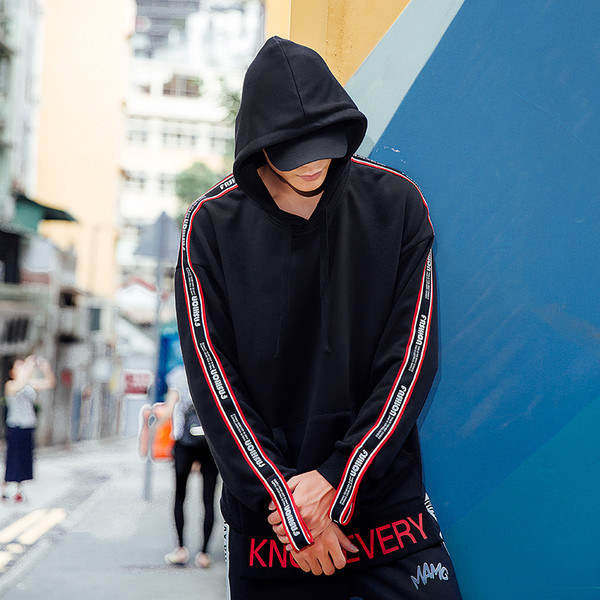 Φούτερ  με κόκκινο και μαύρο χρώμα  με εκτύπωση