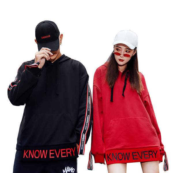 Φούτερ  με κόκκινο και μαύρο χρώμα  με εκτύπωση