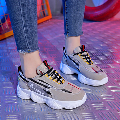 Дамски ежеднeвни маратонки с висока подметка в два цвята