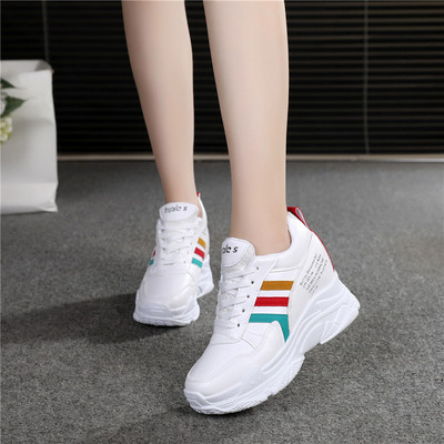 Ανδρικά αθλητικά παπούτσια με ψηλή σόλα και χρωματιστές λωρίδες σε δύο χρώματα