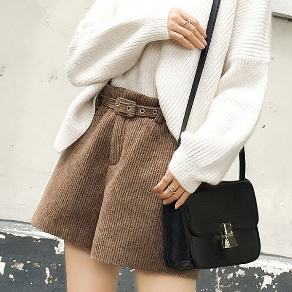 Дамски къси панталони за есента и зимата с висока талия