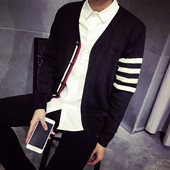Vestă modernă pentru bărbați cu dungi în trei culori