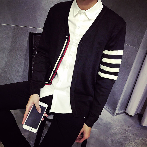 Vestă modernă pentru bărbați cu dungi în trei culori