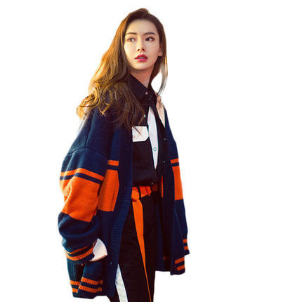 Cardigan de dama model nou cu nasturi potrivit pentru utilizarea de zi cu zi